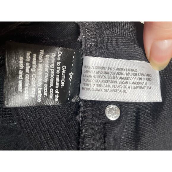 Universal Threads Women's High-Rise 90's Cutoff Black Jean Denim Shorts Size 17R - Picture 8 of 9